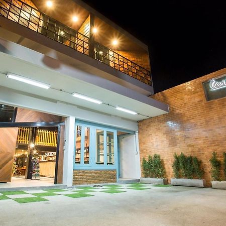 Vestique Hostel Τσιάνγκ Μάι Εξωτερικό φωτογραφία